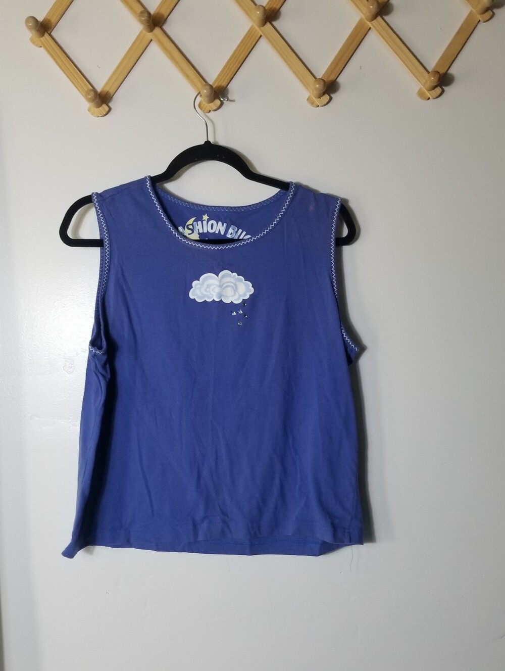 FASHION BAG WOMEN'S BLUE SLEEVELESS CLOUD GRAPHIC TANK SIZE LARGE